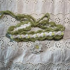ハンドメイド 黄緑と白のネックレスのサムネイル