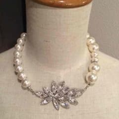 セール＊ラスト1点/雪結晶カットグラスビジューパールネックレスのサムネイル