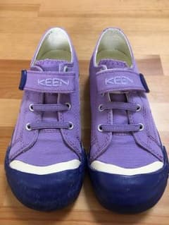KEEN Kidsスニーカー   18センチ  未使用のサムネイル