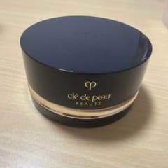 cle de peau BEAUTE ルースパウダー 本体 cle de peau BEAUTE ルースパウダー 本体 - メルカリ