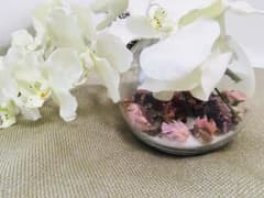 胡蝶蘭 丸ガラス 花瓶 造花 アレンジメント（造花）のサムネイル