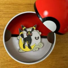 韓国ポケモンストア限定ランダムピンバッジ100ブラッキー - メルカリ