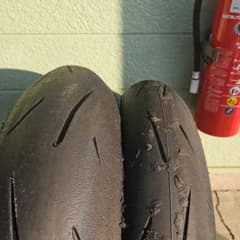 送料込み室内保管中古DUNLOP α13sp 走行1.5時間程　前後セット DUNLOP α-13sp前後セット - メルカリ