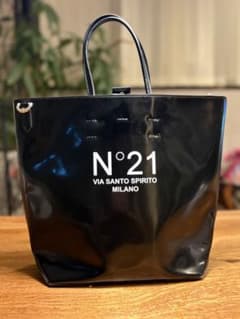 N°21 ヌメロヴェントゥーノ ロゴトートバッグ ブラック レザー 黒 