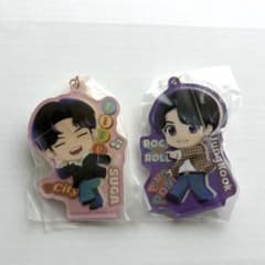 SUGA ジョングク TinyTAN アクリル チャーム キーホルダー BTS - メルカリ