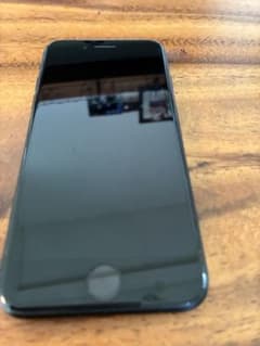 Apple iPhone SE (第3世代) 64GB ブラックのサムネイル