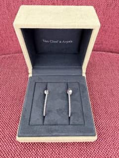 ヴァンクリーフ＆アーペル 正規店購入 ペルレ WGピアス スモール 美品 