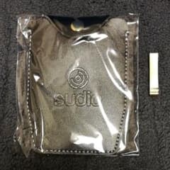 Sudio イヤホンケースとイヤホンケーブルピンのサムネイル