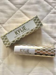 Kylie カイリー マットリップのサムネイル