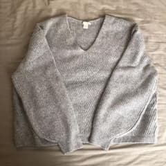 h&m ニット　完売品人気色グレーのサムネイル