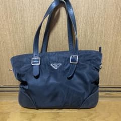 【値下げ】PRADA ブラック トートバッグのサムネイル