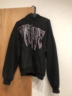 TRAVS プルオーバーパーカー　ビックロゴ　Lサイズのサムネイル