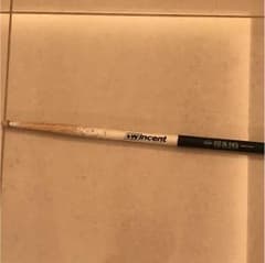 ONE OK ROCK Tomoya 本人使用 ドラムスティックのサムネイル