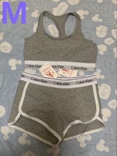 Calvin Klein セットアップ グレー　Mサイズ　ヨガ　ジムのサムネイル