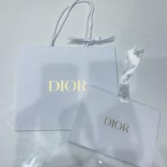 Dior ホワイトショップ袋 リボン付き100枚 Dior ショップ袋＆ギフトボックス ホワイト リボン付き - メルカリ