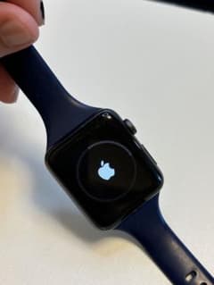 Apple Watch 本体　42mm 　アップルウォッチ　SERIES 3のサムネイル