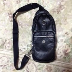 オロビアンコ 革ボディーバック美品値下げのサムネイル