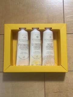 L'Occitane ハンドクリーム 3本セット ホリデーライツ 数量限定のサムネイル