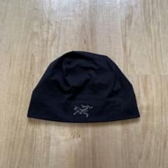 完売品　arcteyx rho toque ロー　トーク　刺繍ロゴ　s/m