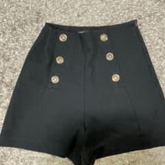 ZARA 블랙 반바지 금 버튼