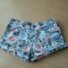 ★花柄のショートパンツ★のサムネイル
