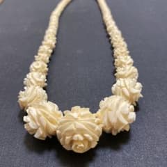 ネックレス　象牙調アイボリー　バラ彫刻　昭和ビンテージ　天然素材　希少品のサムネイル