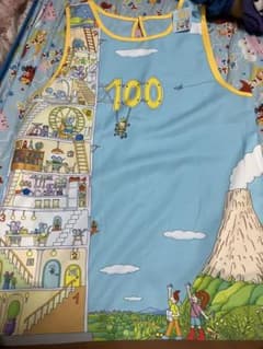 ☆エプロン100かいだての家☆お値下げ！のサムネイル