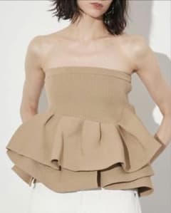 styling/ラッフルニットベアトップ　ベージュのサムネイル
