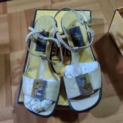 FENDI サンダル パンプスのサムネイル