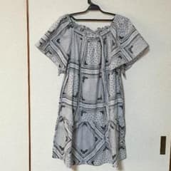 HushHusH ワンピース オフショルダーのサムネイル