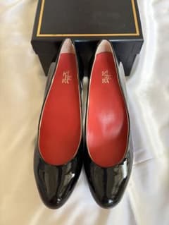 KiBERA パンプス ブラック エナメル（新品）のサムネイル