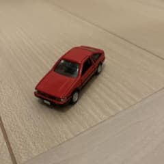 トミカプレミアム 25 トヨタ カローラ レビン (AE86) 赤のサムネイル
