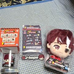タイニータン　ファミマ　一番くじ　j-hope ３点セット(オマケ付き)のサムネイル
