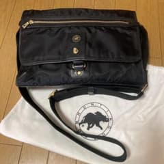 HUNTING WORLD 黒ショルダーバッグのサムネイル