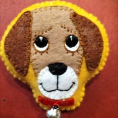 犬の顔 フェルトブローチ 鈴付きのサムネイル