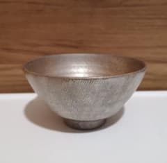 多屋嘉郎 焼締くし目ごはん茶碗 新品 3つ 多屋嘉郎 焼締くし目ごはん茶碗 新品 3つ - メルカリ