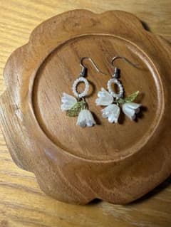 ハンドメイド ピアス すずらん ビーズ パールのサムネイル