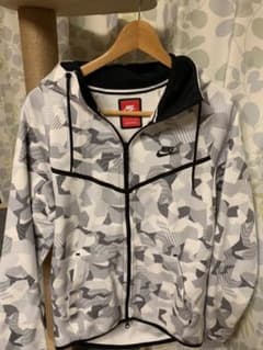 ナイキ フロントジップパーカー ロゴのサムネイル