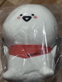 이치 반 쿠지 문구와 함께 A 상 함께 밥 봉제 인형