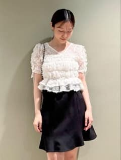 t*a様 SNIDEL ￼ヘムフレアスカートショーパンのサムネイル