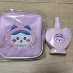 (新品　未使用)ちいかわ スクエアポーチ＆ボディーミルクセットのサムネイル