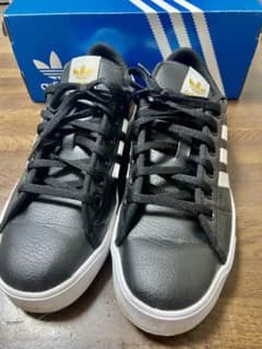 adidas スニーカー　ブラック　24.5のサムネイル