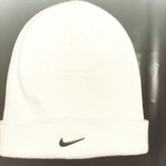 美品 NIKE ニット帽（値下げ可）のサムネイル