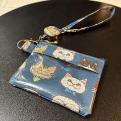 ☆ ICパスケース付き小物入れキーリール付き 猫柄ラミネート生地