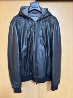 CORNELIANI フード付きブラックレザージャケット 50サイズ　中古美品のサムネイル
