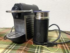 Nespresso C60 エスプレッソマシン（ミルクフォーマー付き）のサムネイル