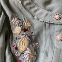 アクシーズファム　フルーツ柄刺繍ブラウスのサムネイル