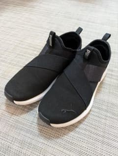 PUMA スリッポンスニーカー ブラックのサムネイル
