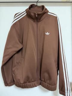 adidas ブラウン ジップアップジャケット - メルカリ