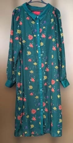 ソマリの長袖花柄シフォンロングワンピース グリーンのサムネイル